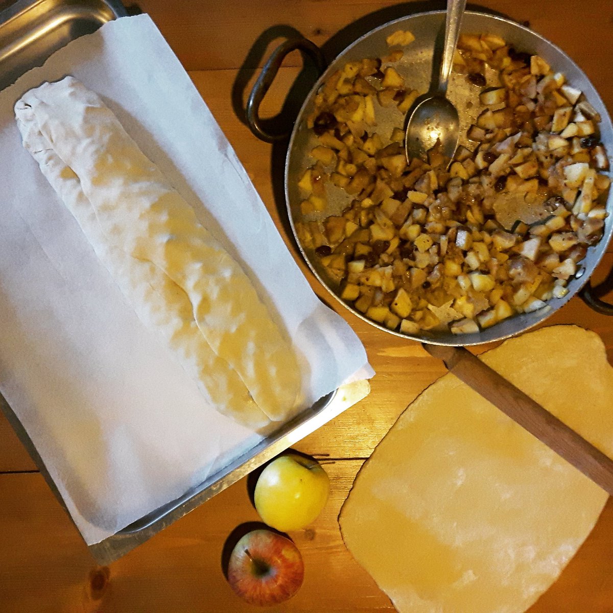 agritursolasna's tweet photo. #strudel di #mele per #merenda al #Solasna. https://t.co/tCCNdMxbiO