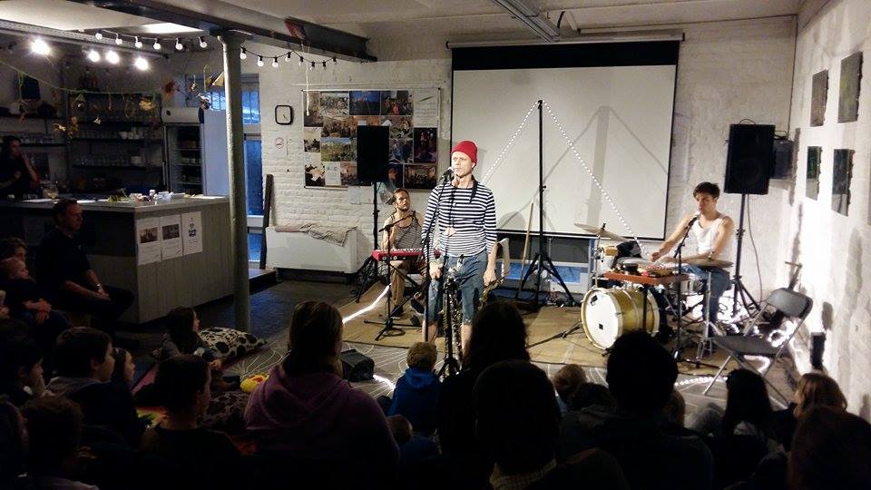 RayonVert's tweet photo. "La mélodie philosophale", c'était génial: on recommande chaudement ce conte musical pour enfants ! #culture @LePetitMoutard @toinethys #bxl https://t.co/N7w1VW4v4E