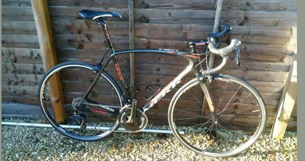Last night someone broke into my garage (joins house) &amp; stole my Cinelli and my partner's Mekk. Nothing else. V angry v sad. Loved my bike 😭