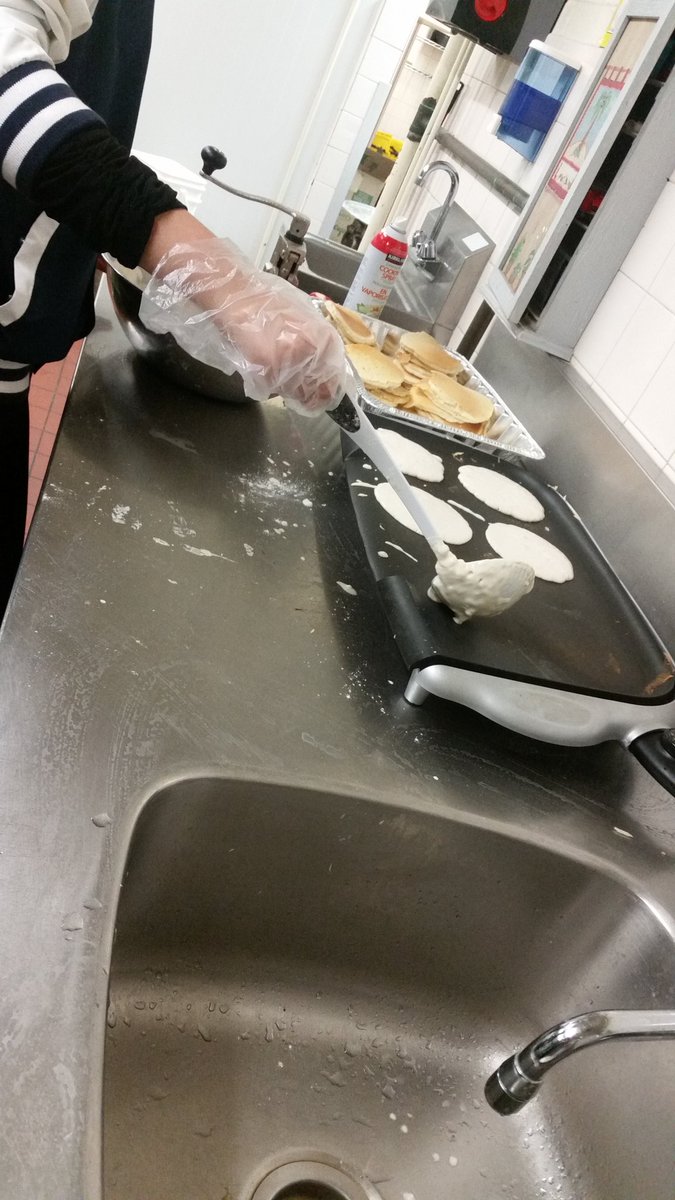IFSSC's tweet photo. The kitchen smells good with all these pancakes and waffles cooking 😎 #IFSKnights #SpiritWeek https://t.co/lSya64rlY5