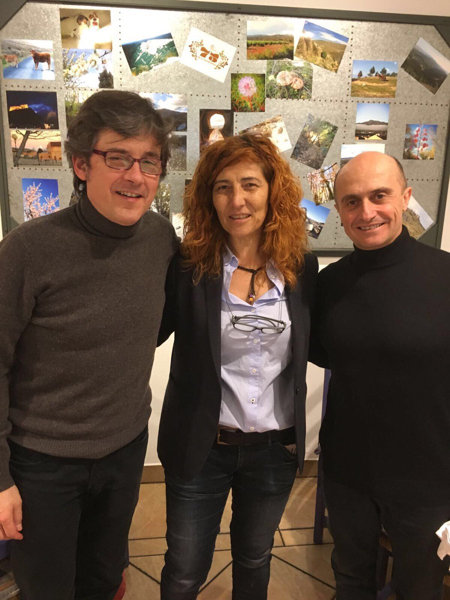 El actor y poeta @PepeViyuelactor y el escritor y guionista #BernardoSánchez en el hotel Virrey.
Dos riojanos de éxito!
#Arnedo
#Gastrohotel