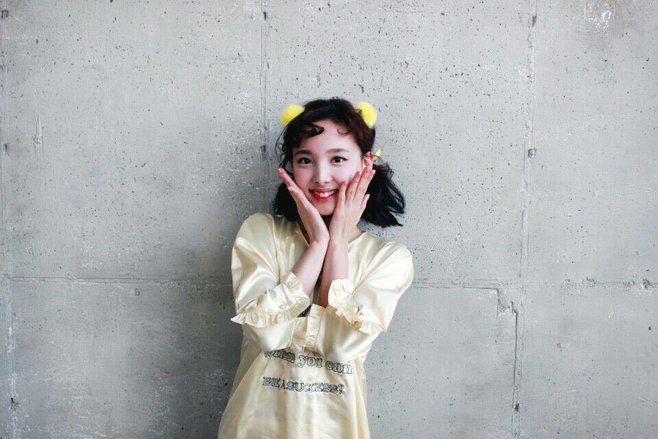 glintnayeon922's tweet photo. 너무 귀여워 ㅠㅠ😭😭💜💜
#NAYEON #나연 #트와이스 #TWICE #KNOCKKNOCK https://t.co/MwvuETAybI