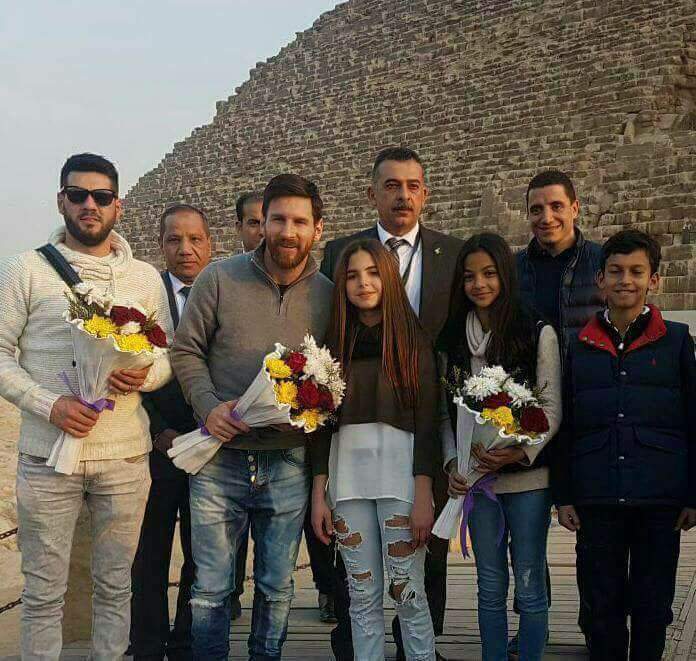 emaddiab123's tweet photo. All the world watching Missy in our country Egypt. ..welcome to Egypt ❤ ❤ https://t.co/1jssv0wLPA