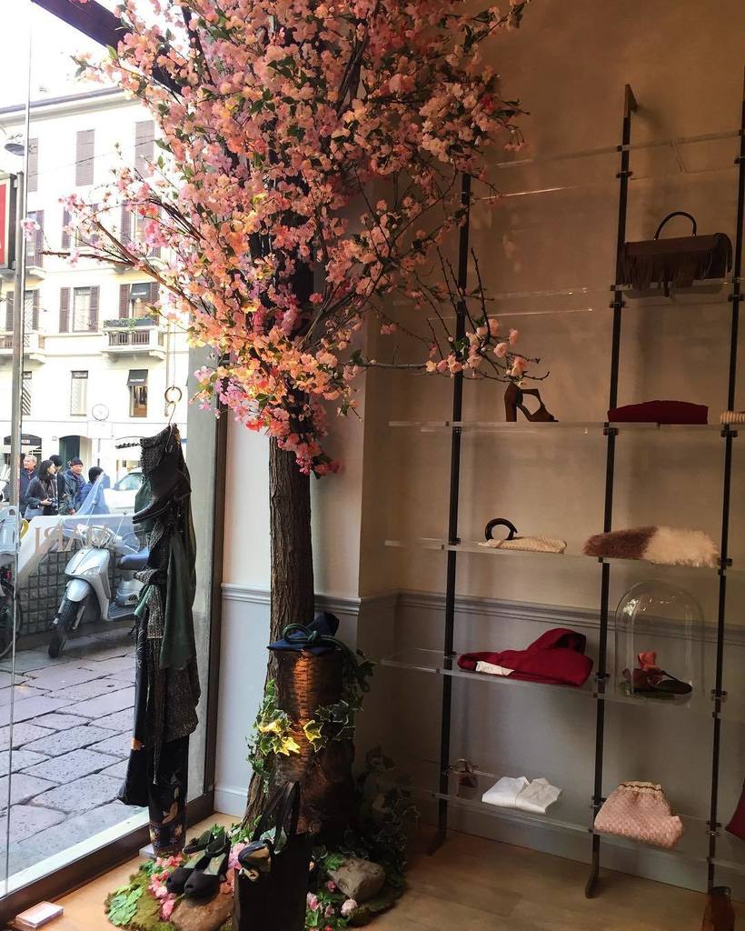 lastandfound's tweet image. @mari_boutique_milano #itstime #springtime , my favorite boutique #multibrands #milano