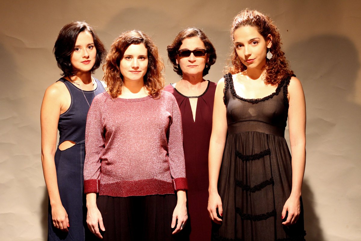 Vamos ao teatro? A peça “Imagina esse palco que se mexe” fica em cartaz até o dia 23/2 no #SescCopacabana! bit.ly/ImaginaSescCopa