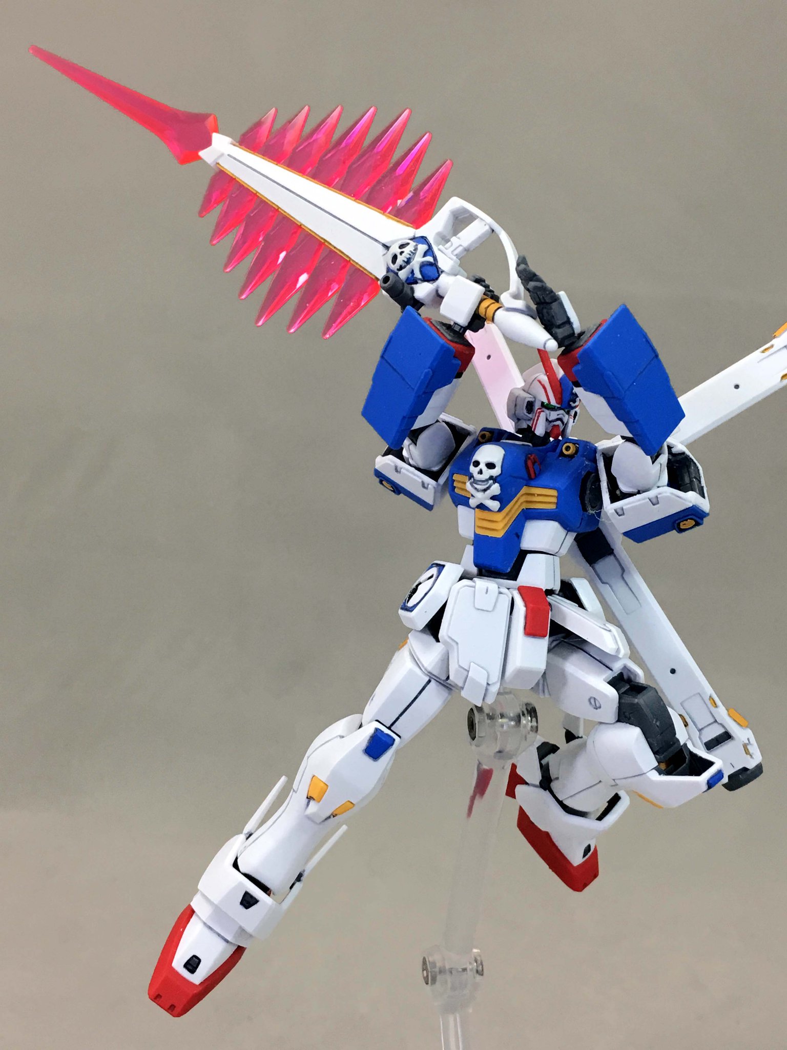 F A たちばな Auf Twitter クロスボーン ガンダムx3 の主武装ムラマサ ブラスターは盛大なビーム刃が良い感じ 本体白成型なんで塗装必須だが 先端まで全部刃出すのはゲームが先か 両腕のiフィールド ジェネレーターも展開 ここが変わった分