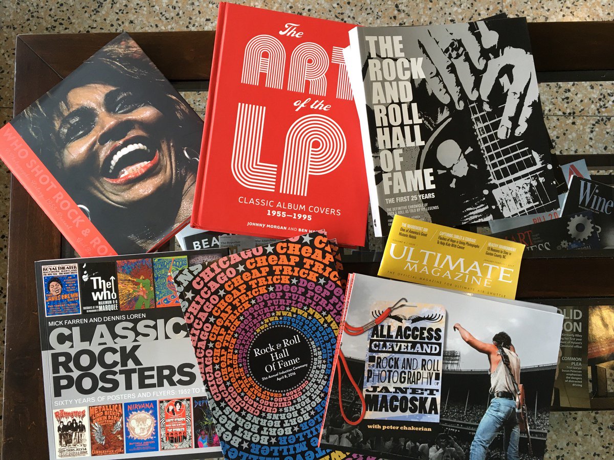 MeidiSooper's tweet photo. Rock n Roll Hall of Fame came to visit today (@ Ultimate Air Shuttle - @flyultimateair) https://t.co/BoEN1jYjSH https://t.co/xDGux5cxdO