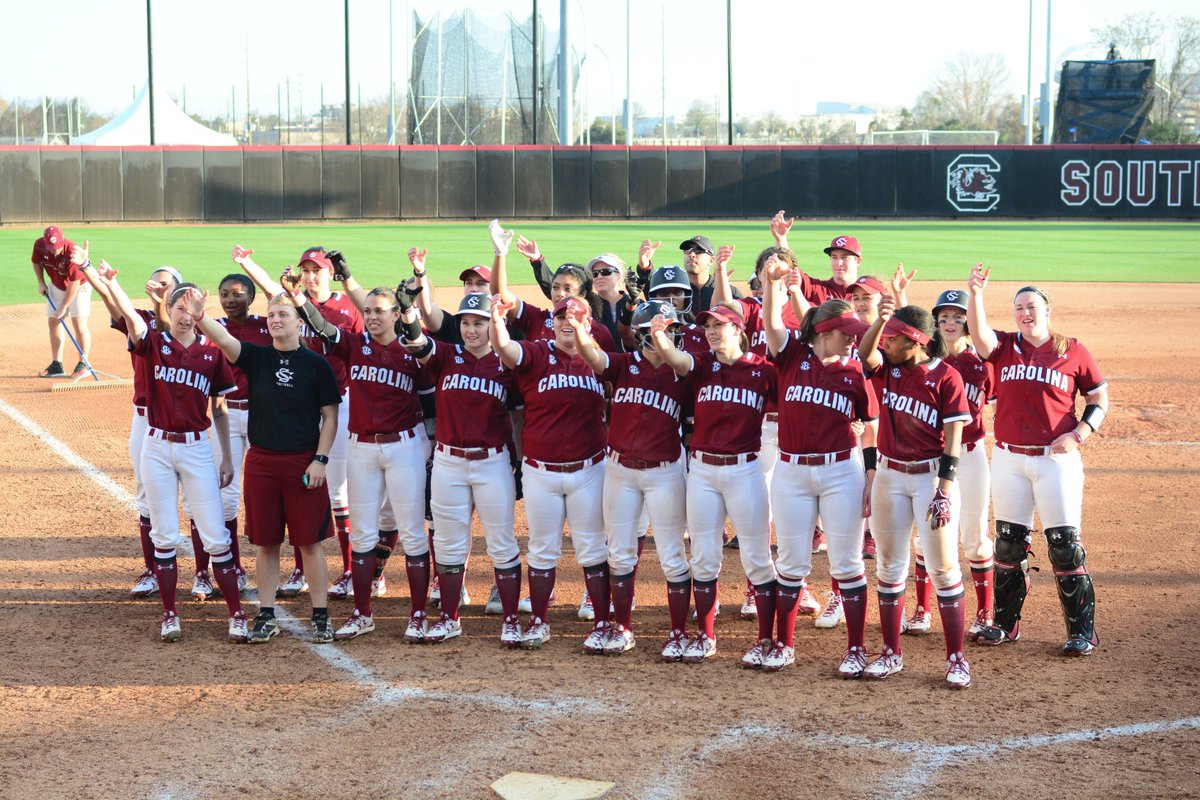 GamecockSoftbll's tweet photo. #Gamecocks rank 24th in the @D1SoftballNews poll this week, the first national ranking of the year! #GamecockSB https://t.co/j9z83kbe5U