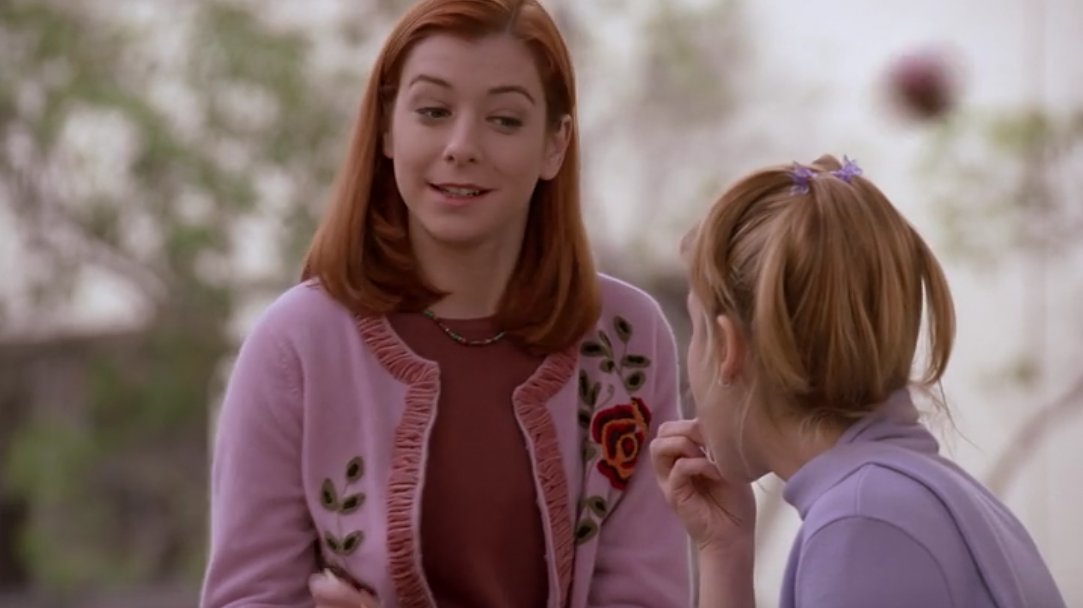 Bad Buffy Outfits on Twitter: Kudos to Willow's awful pink sweater for  distracting me from Buffy's butterfly clips. https://t.co/8vNO2z5nyV /  Twitter