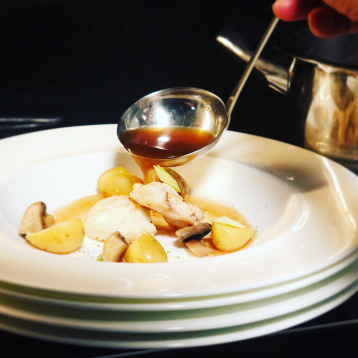 ¿Os apetece preparar mi receta de Rape con patatas asiático? Podéis encontrar la receta en el blog de <a href="/laplatjeta/">La Platjeta</a> laplatjeta.net/es/