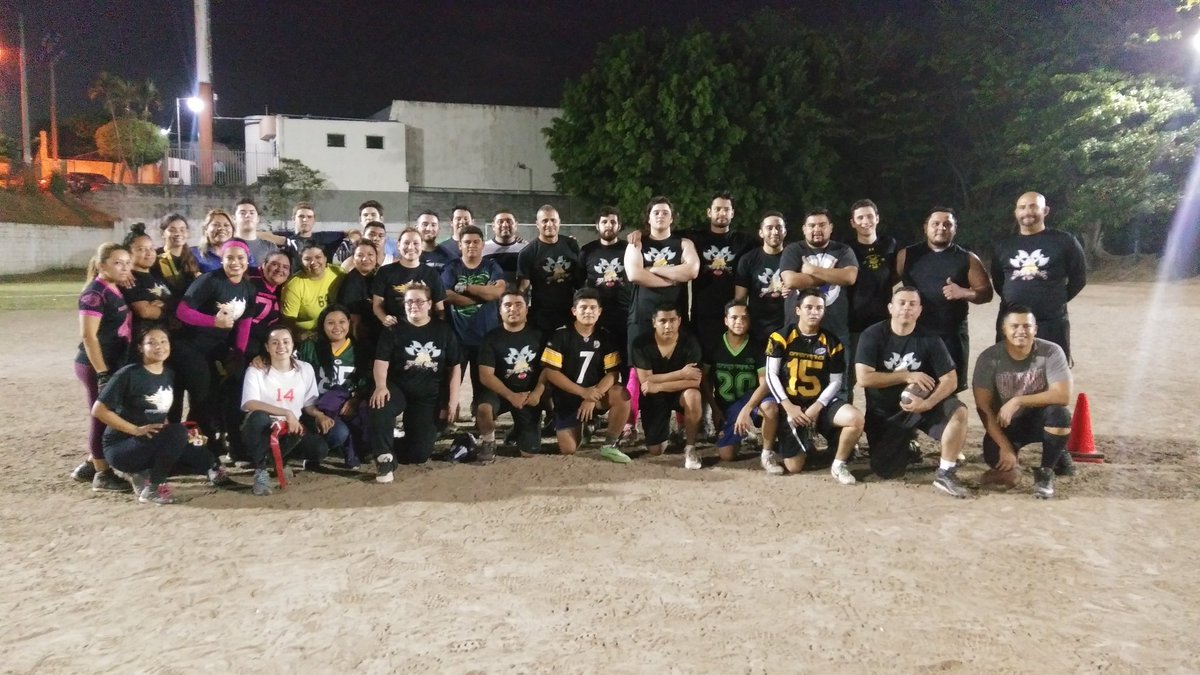 BarbariansES's tweet photo. Todos los lunes 630pm entrenamos en el complejo deportivo La Sultana... Unete a #BarbariansAntiguoCuscatlan #RousRous https://t.co/Fu4BIsw3c3
