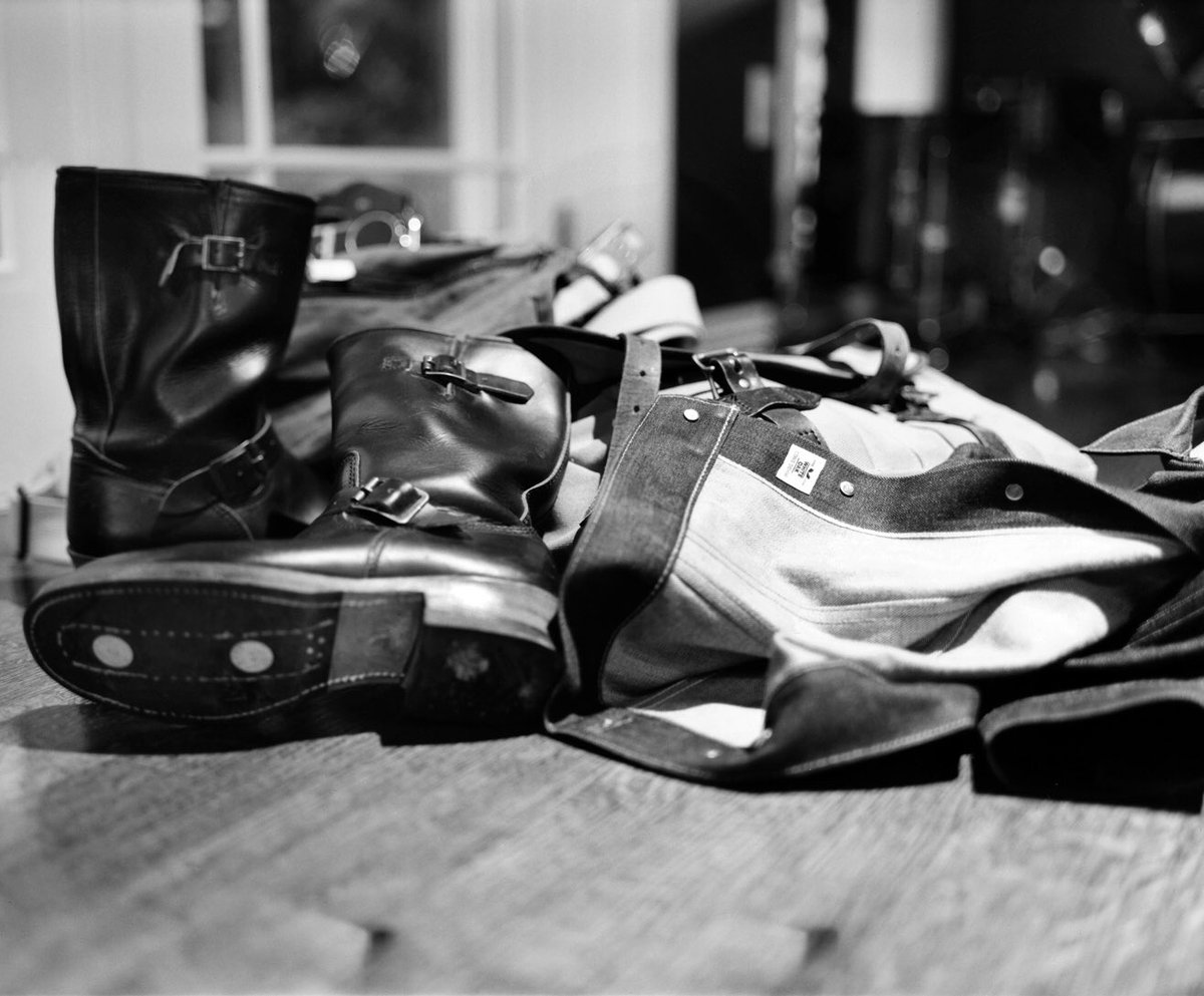benprks's tweet photo. 4:41am #insomnia #polaroid110 #4X5conversion #ilfordfilm #hp5 https://t.co/sMadzVldy2