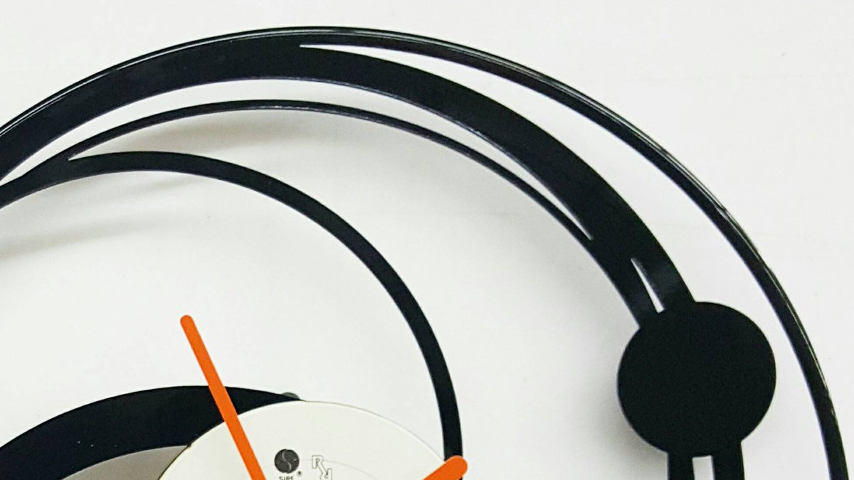 JonesLaserCraft's tweet image. #pulse is a great new #abstractclock from Thingsandstuffnc.com lots of movement and feeling. we #love #abstract #wallart.