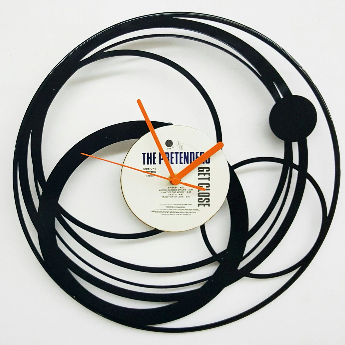 JonesLaserCraft's tweet image. #pulse is a great new #abstractclock from Thingsandstuffnc.com lots of movement and feeling. we #love #abstract #wallart.