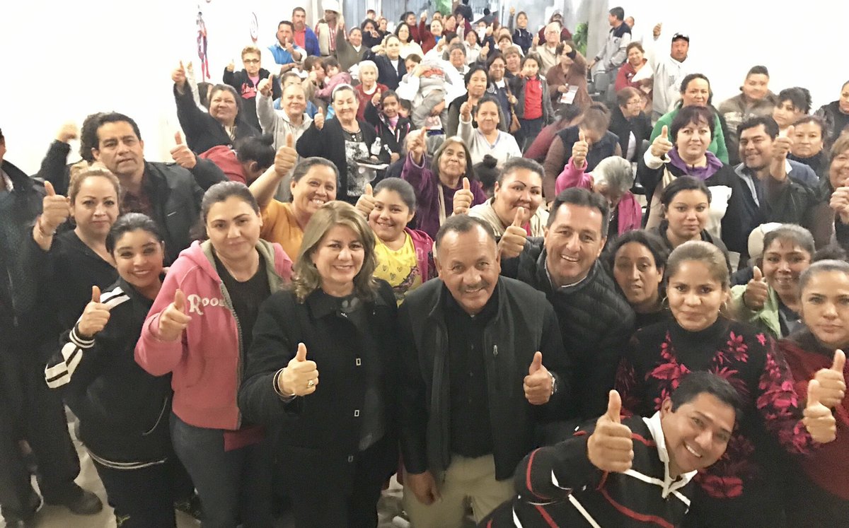 GracielaFdz19's tweet photo. Amena platica con mis Delegados del direccional 265 #MATAMOROS #COAHUILA #CadaDiaSomosMas #PorAmorAMatamoros https://t.co/uCeotNMx7j