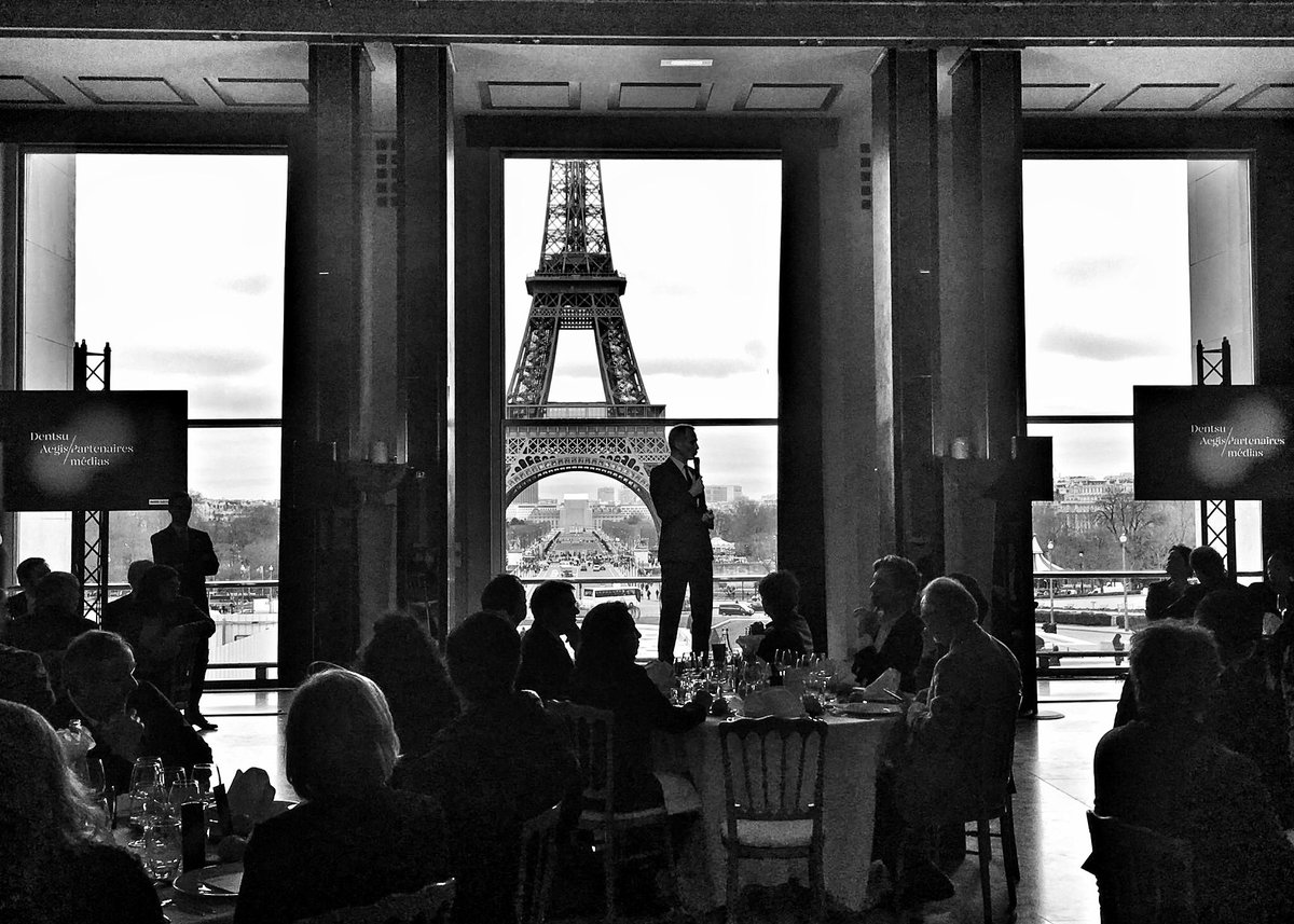 Suis très heureux d'avoir partagé un moment convivial avec les tous les #medias <a href="/TheatreChaillot/">Théâtre Chaillot</a> <a href="/dentsuaegisFR/">Dentsu_France</a>