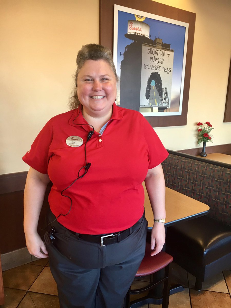 Our #TeamMemberTuesday this week is Julia! Her team members describe her as kind, miss sunshine, always smiling and hardworking! #TMT #cfa