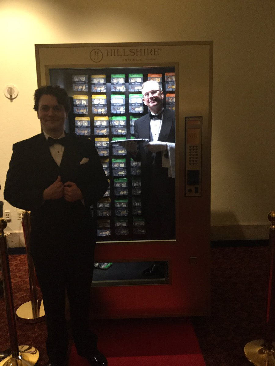 CosgroveAK's tweet photo. I love the new technology in #vending showcased by Hillshire at #CAGNY https://t.co/uoXTlrut5g