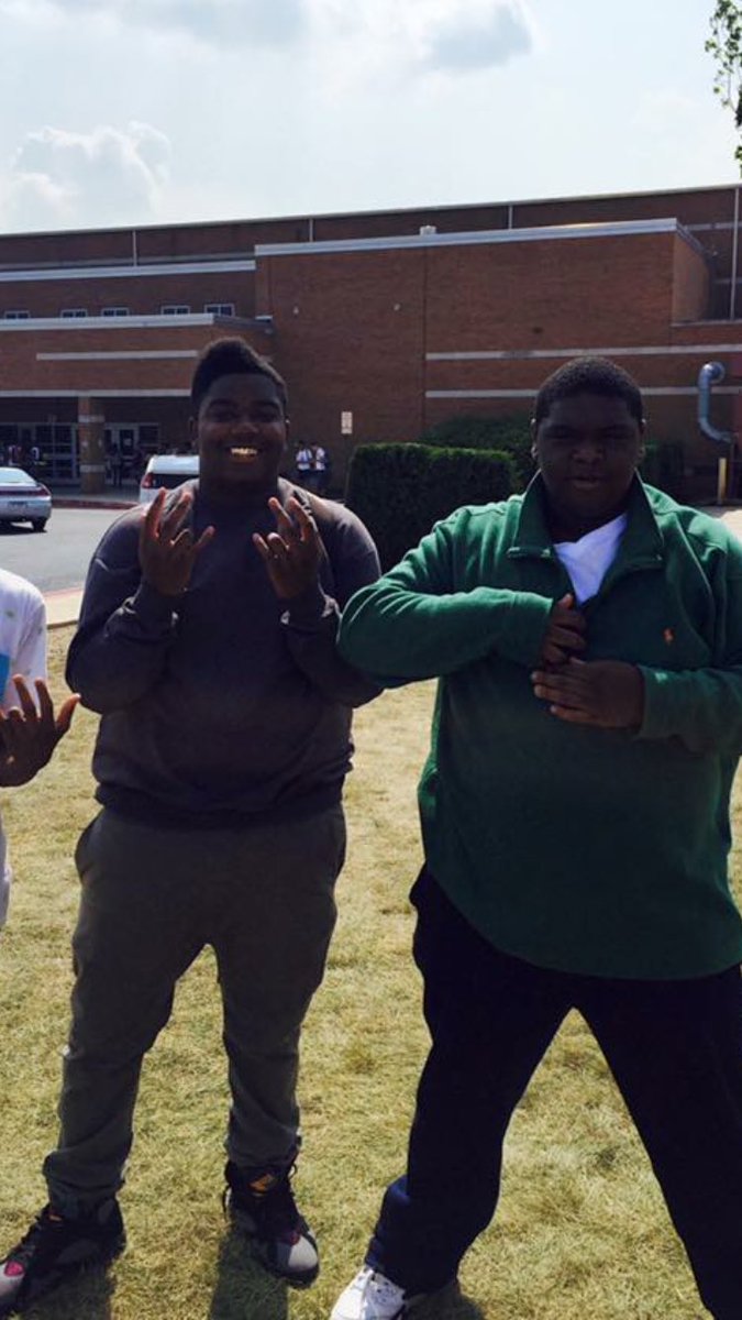 Deuce4Lunch's tweet photo. Damn brah rip broski 😪🙏🏾 I miss you so much dawg on deadfolk😞 This shit crazy ima see you soon bro Love you big dawg⛽️👼🏾 #RipSnacks🤦🏾‍♂️ https://t.co/rsd0iDy5t0