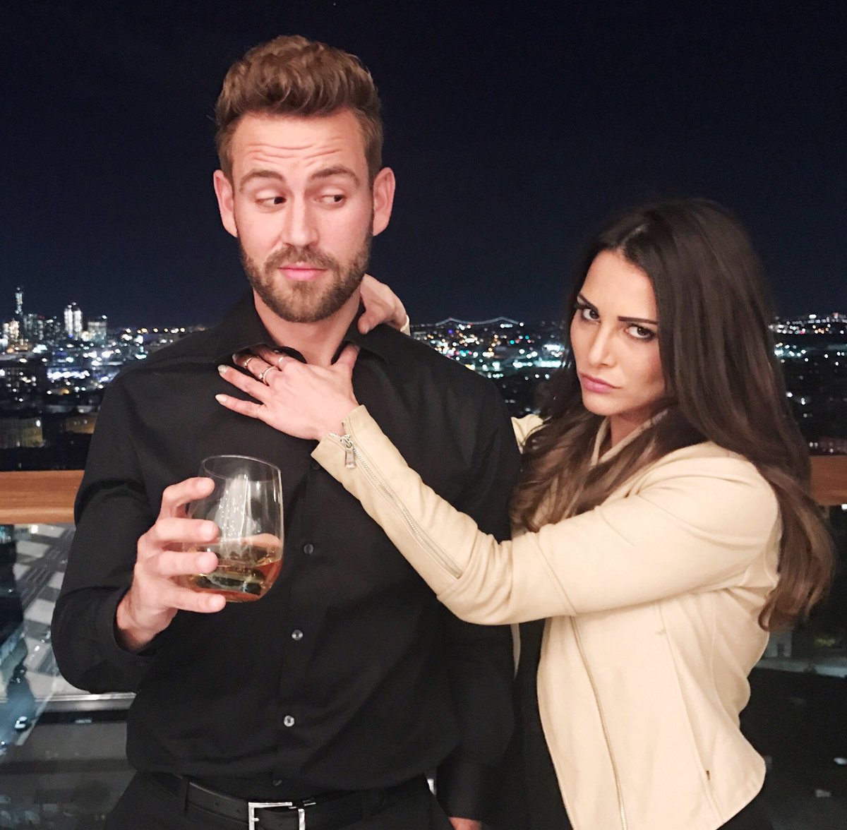 FriendshipGoals -  Nick Viall - Bachelor 21 - Episode 9 Feb 27 - *Sleuthing Spoilers* - Page 2 C5MkfomWcAA6Nrk