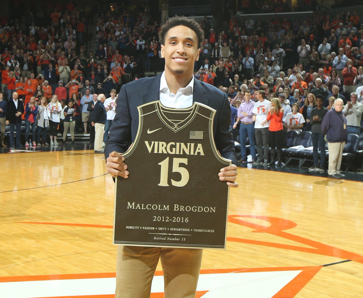 AlthoffEQ's tweet photo. It wasn't the end result we all wanted, but what a special moment for Malcolm Brogdon #Wahoo4Life #MB15Forever #GoHoos #Wahoowa
πΆβπ·π https://t.co/BnzZgFmBqz