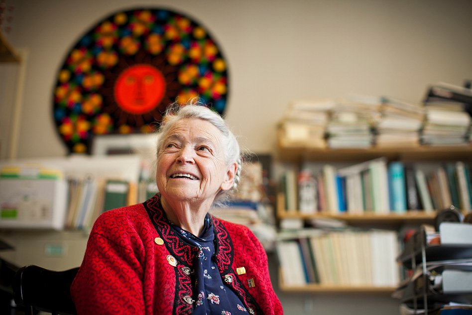 20tauri's tweet photo. My heart is heavy today, for pioneering materials scientist/engineer Mildred Dresselhaus has died at 86. https://t.co/XWzX5FtrRQ #RIPMillie https://t.co/3JUmVzLF9z