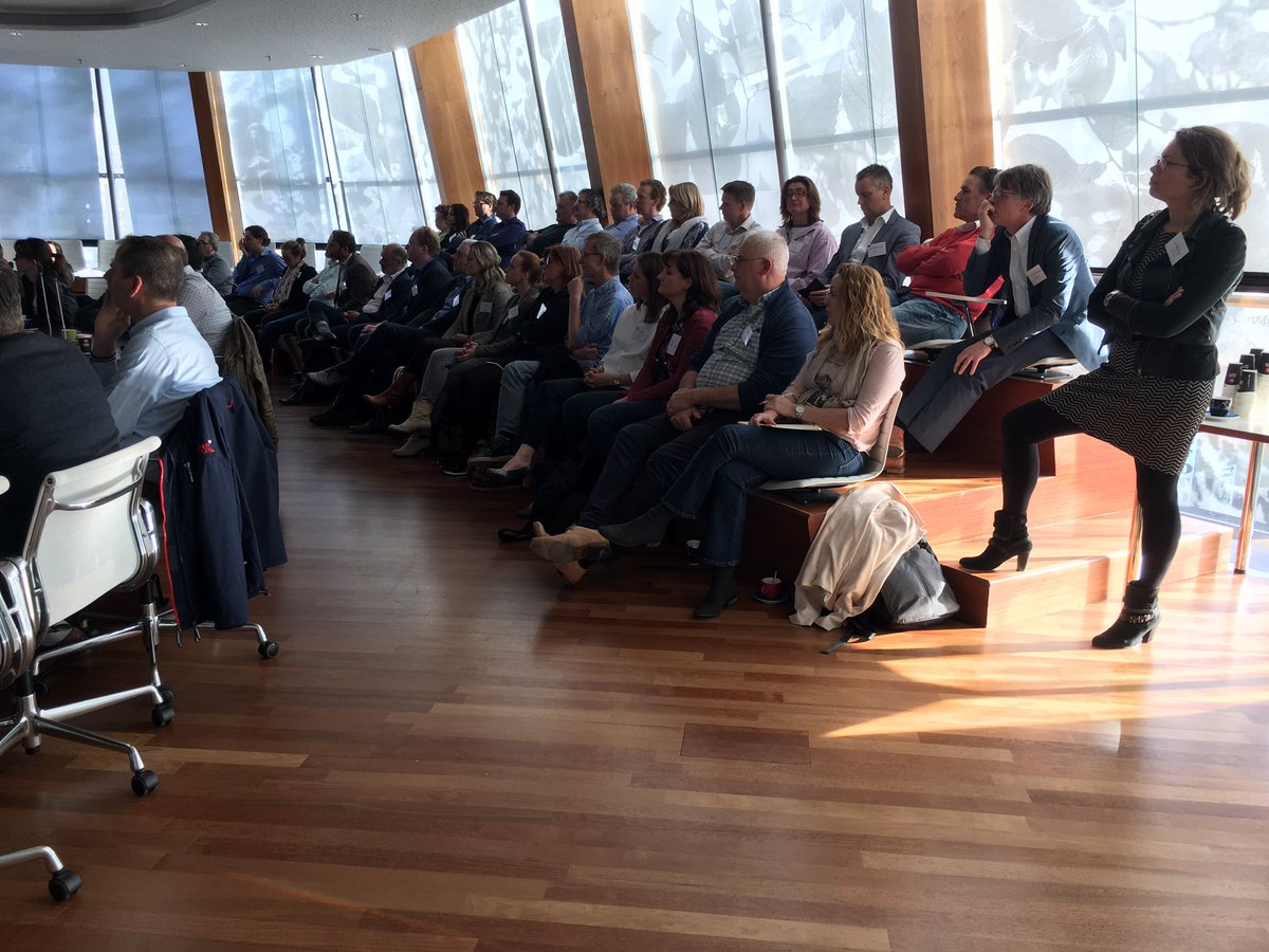 BuroBarcode's tweet photo. Veel animo voor #BLVCcafe @gemeentealphen met uitgebreide uitleg #hijsongeval + interessante workshops! @bewustebouwers @IljaWerkhoven https://t.co/kV5a87nyCO