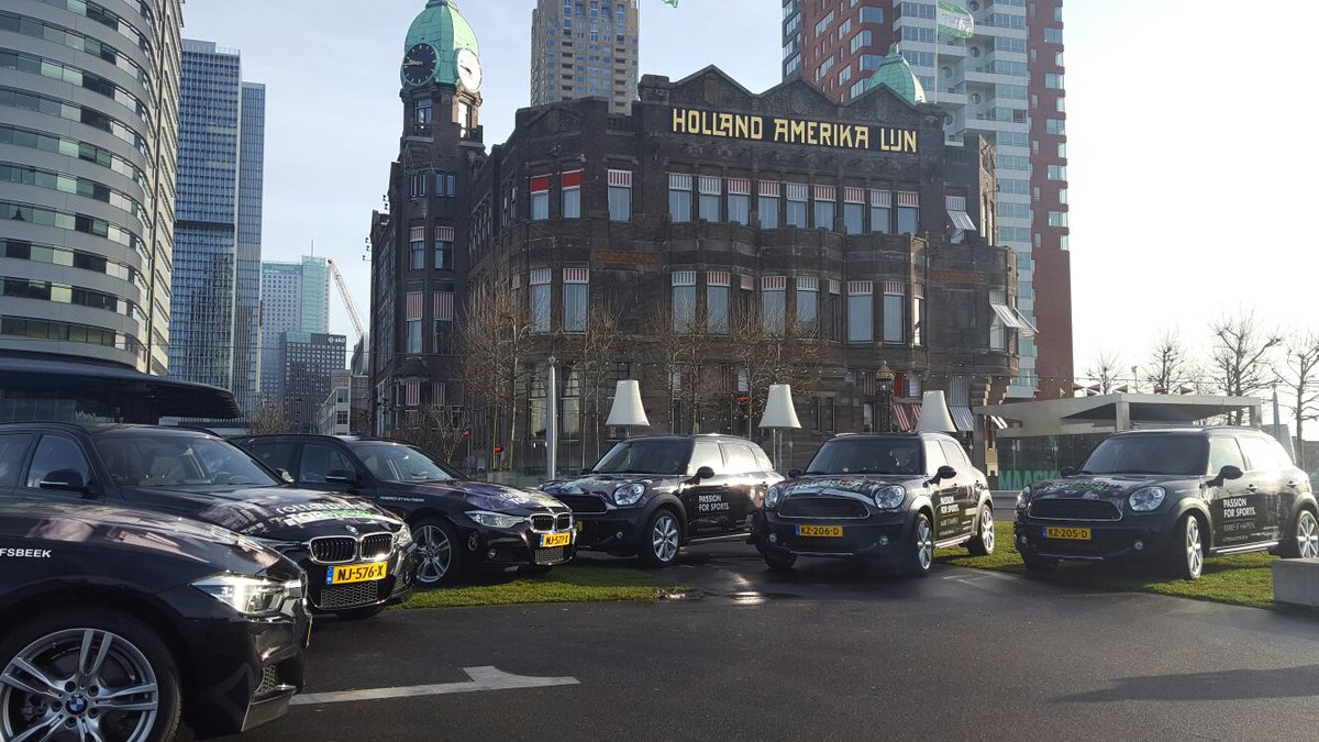 Vanochtend de auto's afgeleverd <a href="/RdamTopsport/">Rotterdam Topsport</a> op een geweldige locatie <a href="/HotelNewYork/">Hotel New York</a>