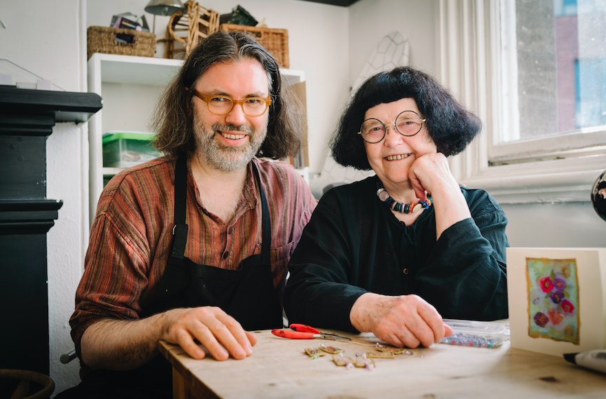 independntlife's tweet image. We introduce you to #WithTheseHands where we show you some Leeds talent! Check out @simchagallery as one of them... independentleeds.co.uk/blog/with-thes…