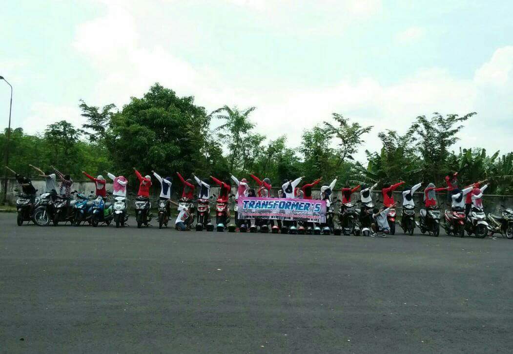 emilia_mil63's tweet photo. Jangan meremehkan hasil karya kami. Tetap semangat β dan jaga kekompakan ya πSukses guys! π
#sejutaaksi #iniaksikami #Transfourmers #XIMIA4 https://t.co/f7GFT0bKDV
