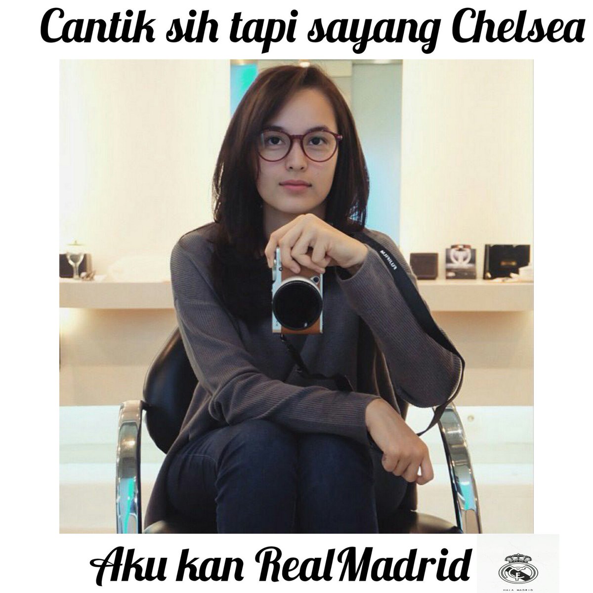 yosuasmmr's tweet photo. Iya RealMadrid😂😂 @chelseaislan 
#ChelseaIslan https://t.co/ZHxAHmQW0W