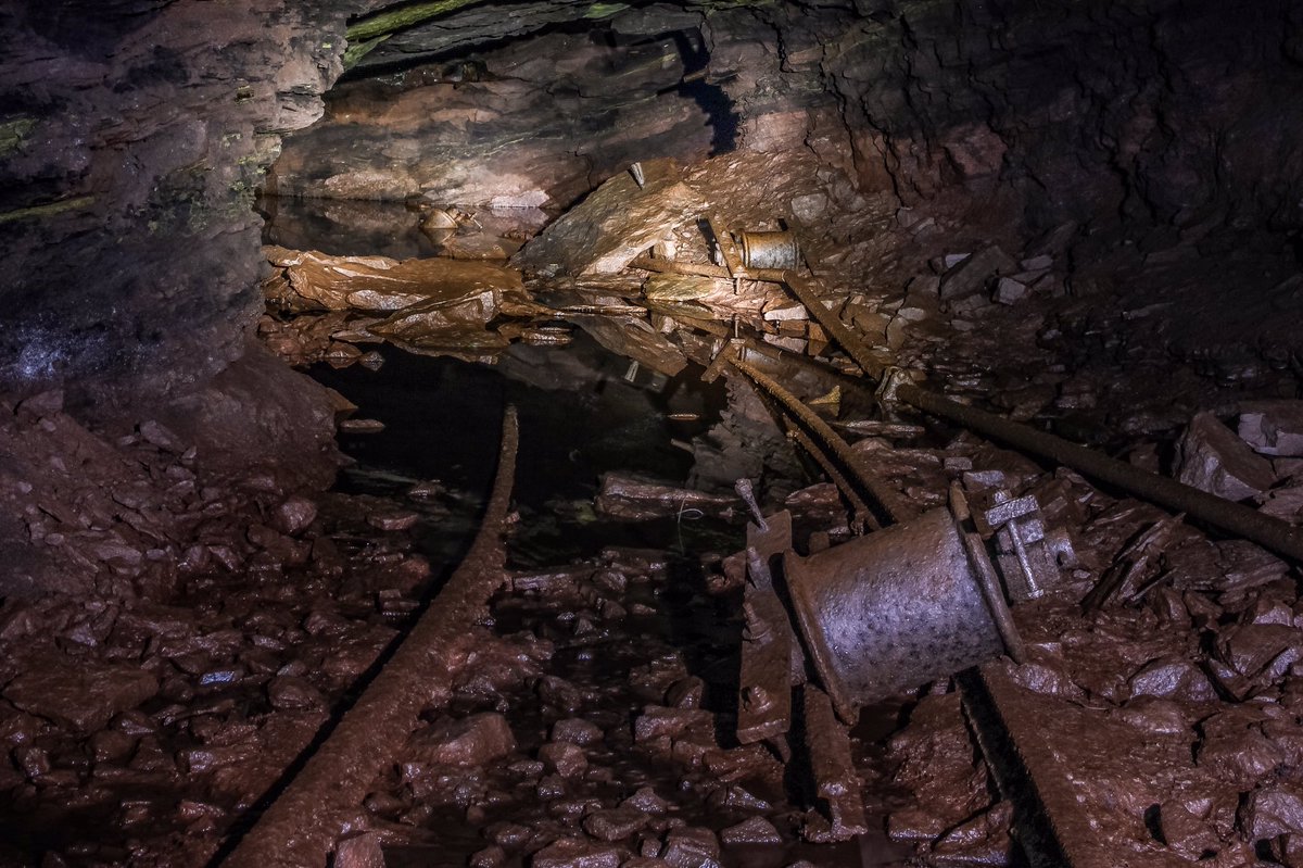 AbandonedSE's tweet photo. Flooded iron ore mine under Birmingham #instagrambham #explorebham #abandoned #aldotcompix https://t.co/r6rY7w69pA