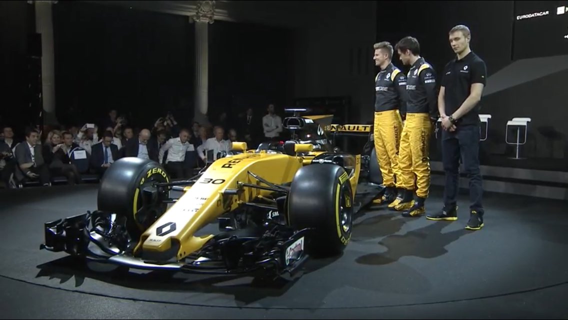 MomentoGP's tweet photo. OFICIAL: Mas imágenes del nuevo RS17. El amarillo y negro presente. https://t.co/3ngwFenf0u