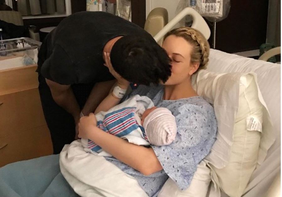 Jerusalem_Post's tweet photo. 'Dancing with the Stars' celeb gives baby Hebrew name https://t.co/Hk8Zp6gmpr #ExtraJPost https://t.co/GOMKAgQG6K