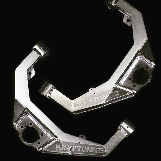 DMAXStore's tweet photo. Custom sets of zinc plated #kryptonite UCAs headed out to one of our great dealers @illinioutlawdiesel The Zinc… https://t.co/LHeVlGaaRw https://t.co/uYU9GBK2xz
