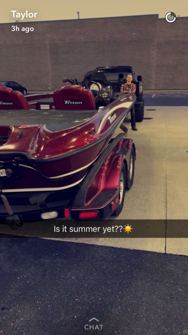 austin_hare1's tweet photo. Almost #summertime. #triton #boat https://t.co/UB6lnn3IrC