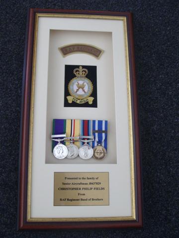 MadfishSport's tweet photo. All types of #memorabilia &amp; #keepsakes #framed https://t.co/pHNWOeQdSV https://t.co/zAhGhjeXh8