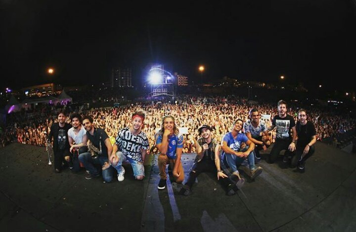 CasanovaMiSmile's tweet photo. -Porque @Marama_Oficial  no ganó como artista del Festival #Viña2017?
-porque no le diste RT a este twitter 
#ArtistaDelFestivalMarama https://t.co/Ox4xSzrQ4n