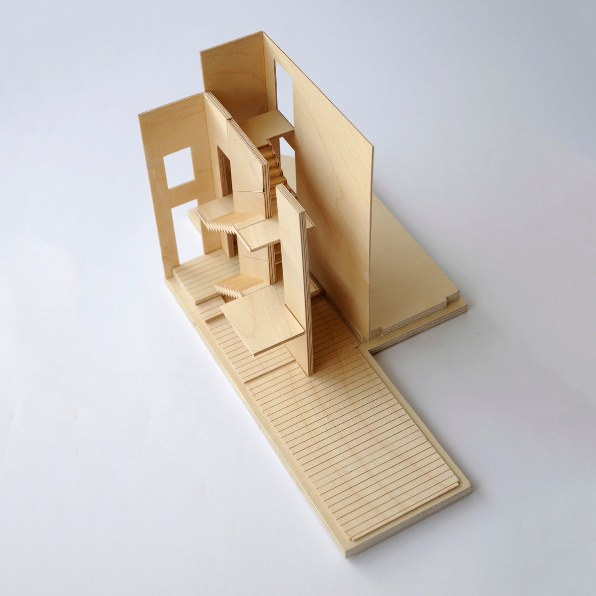 gruffarchitects's tweet photo. An early concept model for the bespoke feature staircase and triple height hallway of #BreakspearsHouse. #newbuild #model #modelmaking https://t.co/l1A3jjm3Se