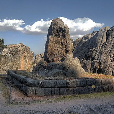machupicchusa's tweet photo. Conoce #Qenqo, un centro ceremonial donde se realizaban rituales #incaicos y #sacrificios   #MachuPicchuTravel
https://t.co/AV59Uuh8Xb https://t.co/fKtnnadbJj