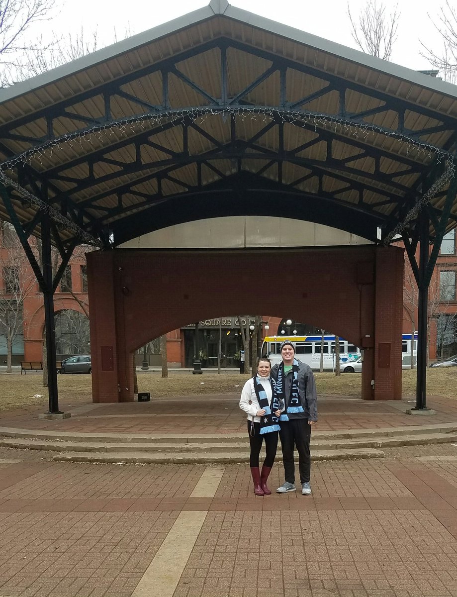 vikkiana05's tweet photo. Got our free scarves from out favorite team! #MNUFC17 code:kzxn @MNUFC https://t.co/hI2H2GFWTD