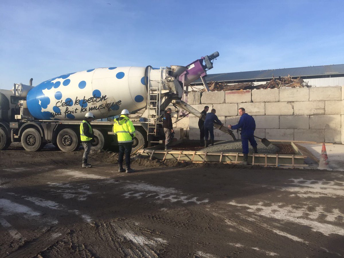 BMN_NL's tweet photo. #fdh @PARO_Amsterdam breid uit wij leveren beton met 90% gerecyclede grondstoffen #teamworkmakesthedreamwork #BetonBewust https://t.co/D6TrOJ0iBU