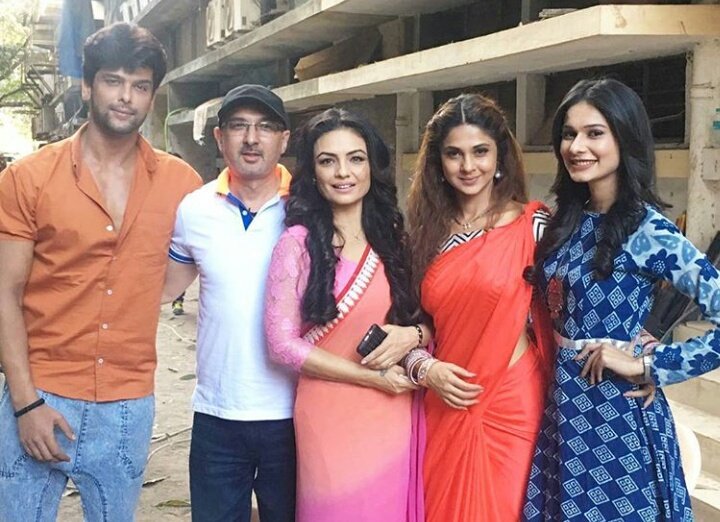 JenWingetWorld's tweet photo. The gorgeous &amp; talented #Beyhadh team. Happy Birthday Kavita Ma'am! Loads of love from all of us. ❤ https://t.co/cESkIcdfMU