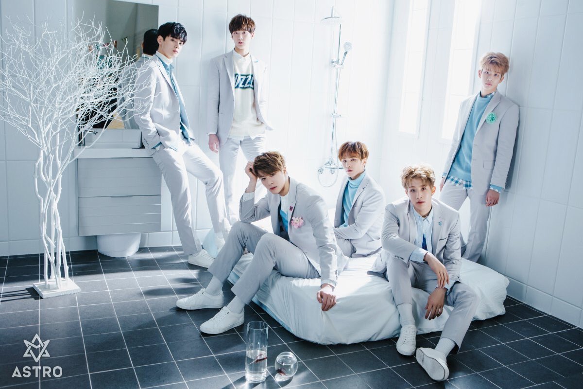 BT_MOONBIN's tweet photo. 붙잡았어야 해 - 아스트로 (ASTRO) - 들어보세요. https://t.co/HGe9VZCXkK #Melon

대 가 리 가 깨 져 도 아 스 트 로 ❗️ https://t.co/lud8TCZuSl