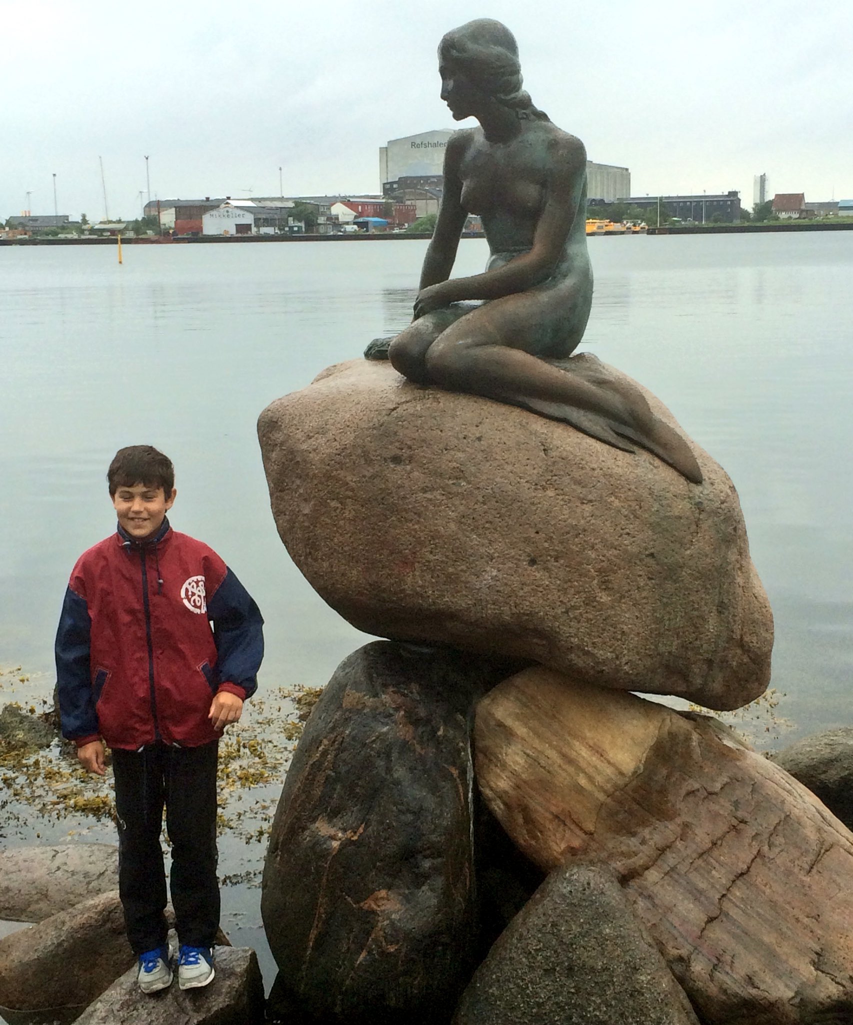 小田中 叡人 Akito Odanaka En Twitter 懐かしのおもひで コペンハーゲンにて アンデルセン童話の作家であるh C Andersenはデンマーク出身 人魚姫の像は想像よりも小さいという事実 ちなみにデンマークでandersenの発音はアンデルセンではなくアナセンに近い