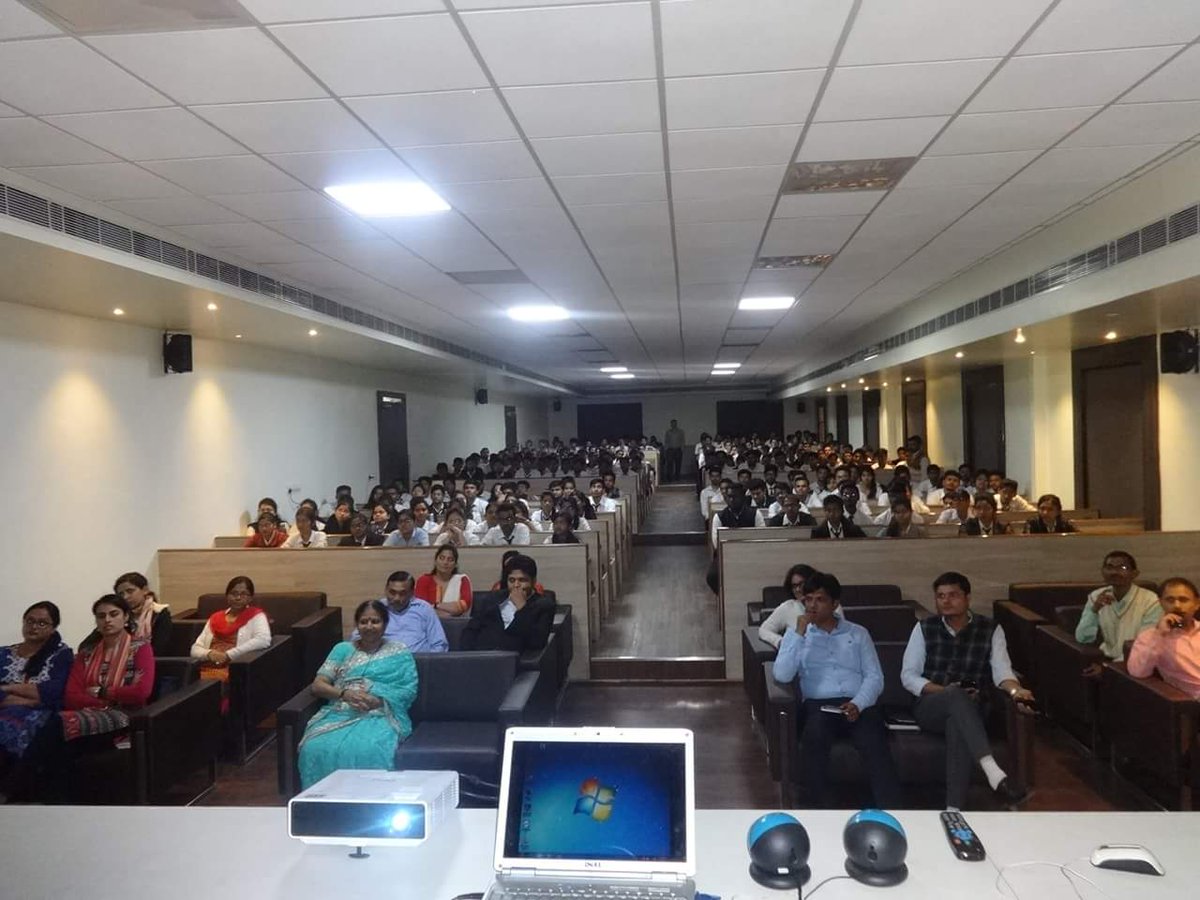 AxisColleges tweet media