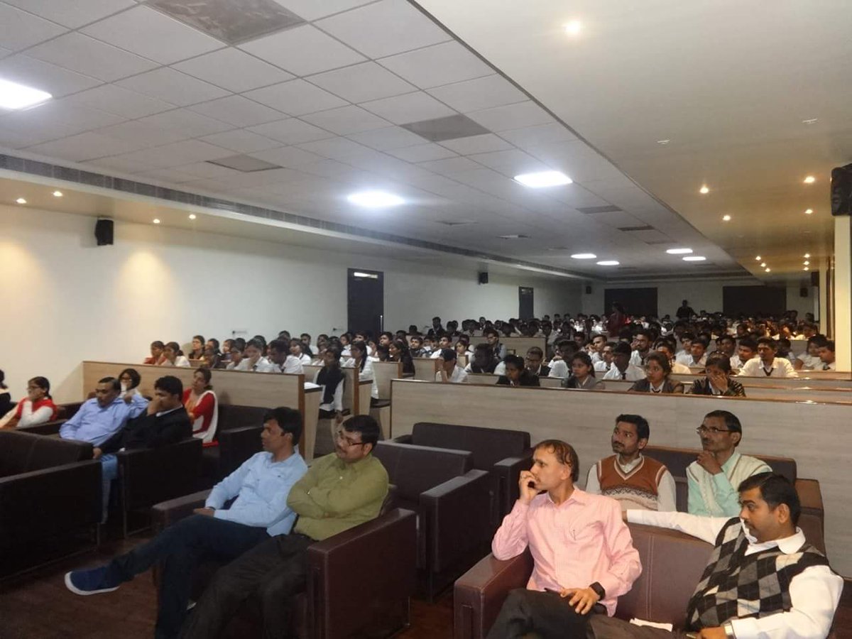 AxisColleges tweet media