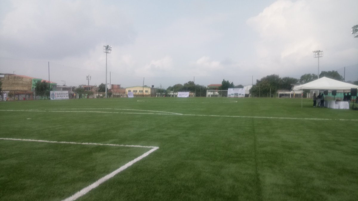 LaVozDelNorteAM's tweet photo. Minutos previos ala inauguración del estadio sintético de chapinero,  @Alcaldia1Cucuta @noticucuta @areacucuta @GoberNorte @AcordNorte https://t.co/VrBlQETSHf