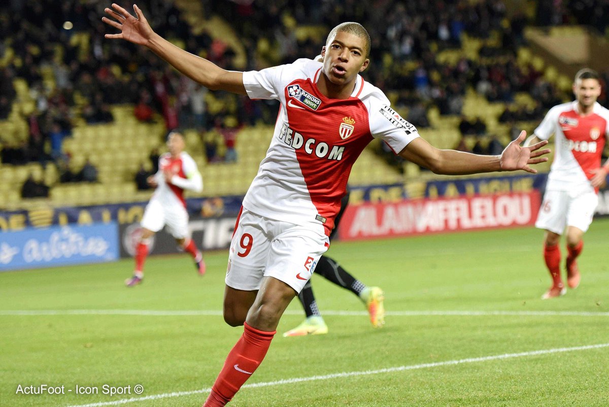 Kylian Mbappé (18 ans) est impliqué en moyenne dans un but toutes les 54,3 minutes cette saisons (TCC). 💪🔥⚡️