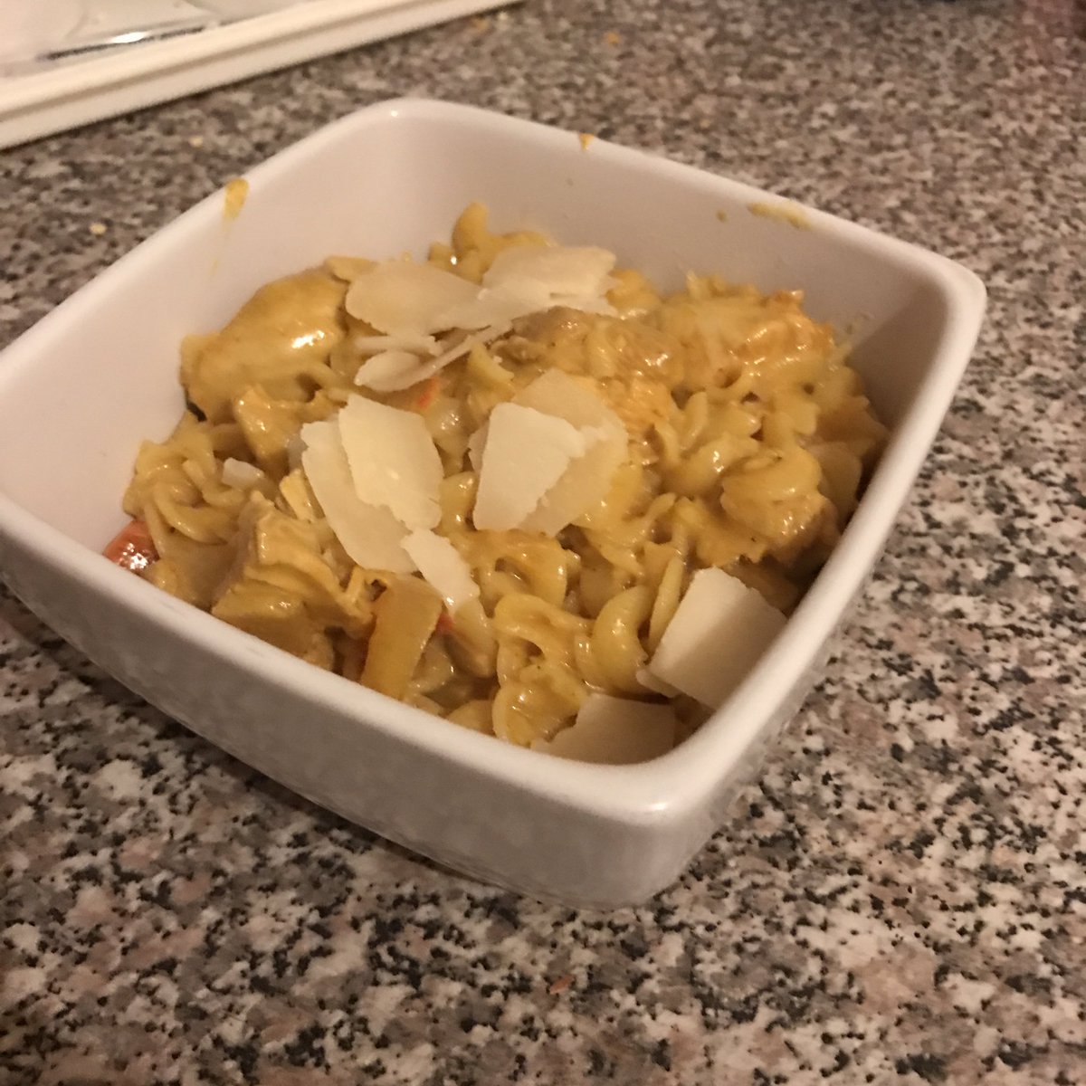 ESRecipes's tweet image. Just made spicy chicken fajita pasta 😍👌 recipe being uploaded to YouTube channel in next couple days! #retweet #foodie #foodporn #subscribe